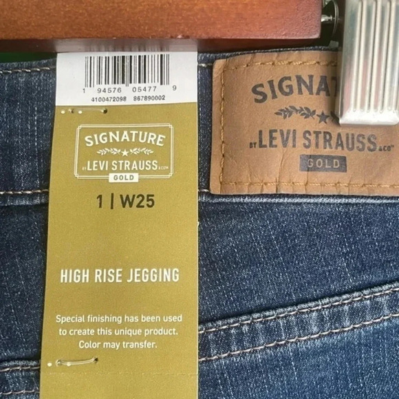 Levi Signature high rise skinny jeggings‎ jeans NEW! Size 1 25” - Picture 5 of 5